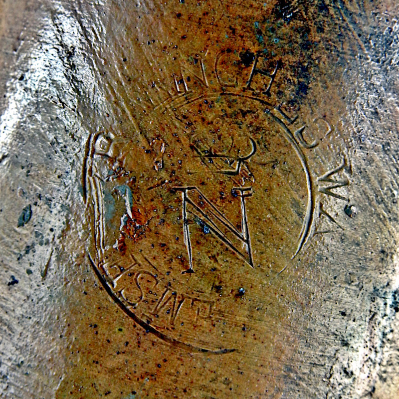 Detail Emser Kraeniches Brunnenstempel, in der Mitte „N“ für Nassau nach 1866